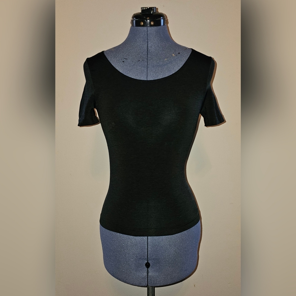 VANITY FAIR Black Boatneck Fitted Short Sleeve Top